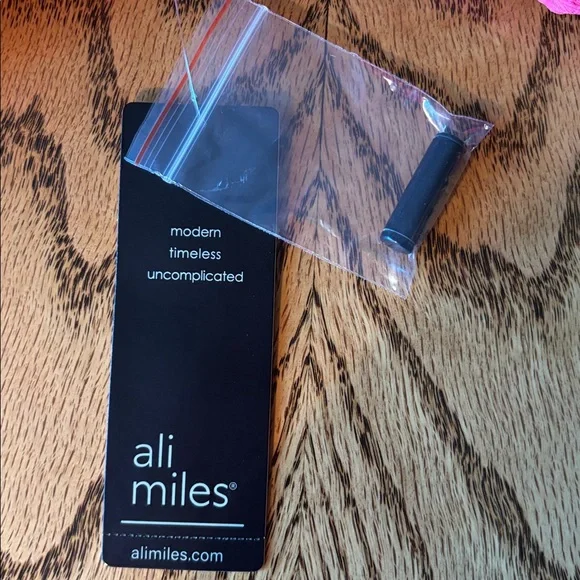 Ali Miles - Textured Pink Button-Down Shirt - Picture 7 of 8